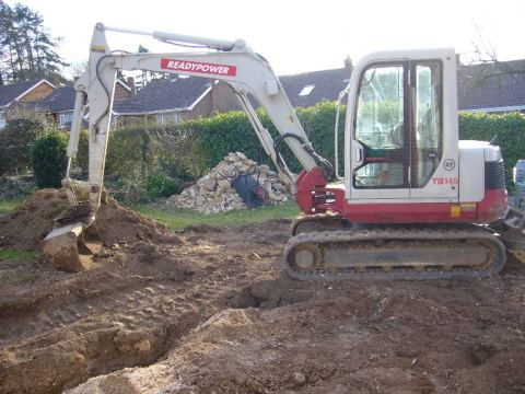 diggers arrive