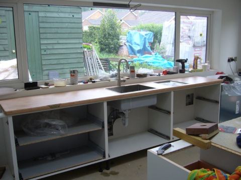 damaged bit of worktop from B&Q for temporary use..