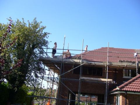 Mills lends a hand again.. tho scaffold work probably not generally advised for pregnant ladies