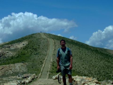 Trev and the trail along the ridge of Isla Del Sol